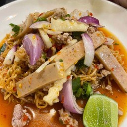 ยำมาม่า ต้มยำ หมูยอ หมูสับ