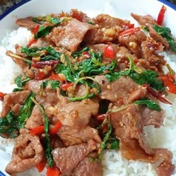 ข้าวกระเพราหมูชิ้น