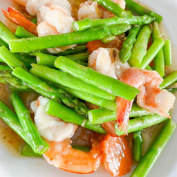 ผัดหน่อไม้ฝรั่งกุ้งสด