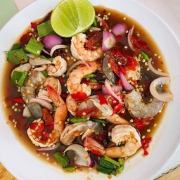 ยำกุ้งสองใจ