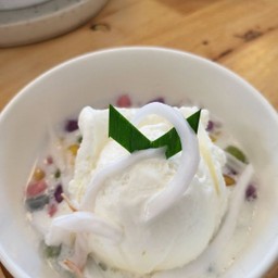 ไอติมบัวลอยมะพร้าวอ่อน