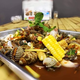 ตำรวมทะเล Seafood combo spicy salad