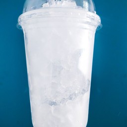 น้ำแข็งเปล่า+แก้วพลาสติก22ออนซ์