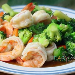 ผัดบรอกโคลี่กุ้งสด