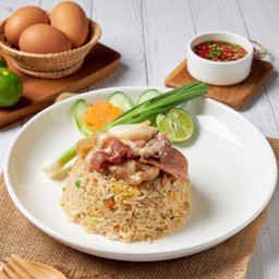 ข้าวผัดรวมมิตร