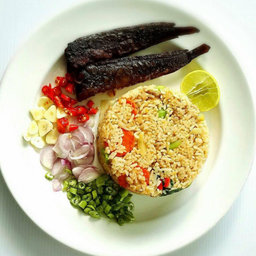 ข้าวผัดปลาดุกร้า
