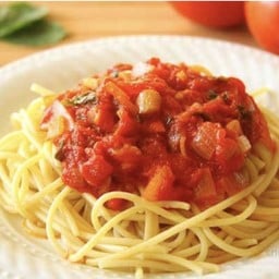 สปาเกตตี้ซอสมะเขือเทศ Spaghetti in tomato sauce