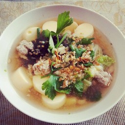 แกงจืดเต้าหู้หมูสับสาหร่าย