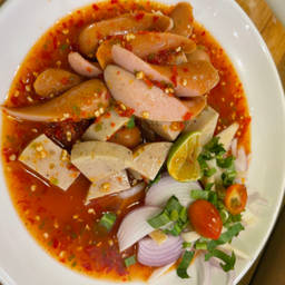 ยำใส้กรอกหมูยอ