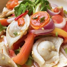 ยำเกี๋ยวปลาสามย่าน+ไข่แดงเค็ม