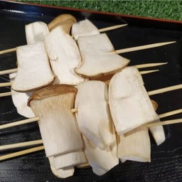 เห็นออรินจิ Oringi mushroom (King oyster mushroom)