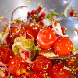 ยำไข่แดงเค็ม