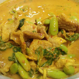 แกงเผ็ดกะทิหน่อเหรียง