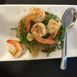 ผัดวุ้นเส้นชะอมกุ้งสด