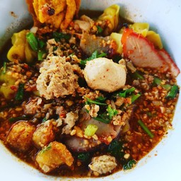 บะหมี่เกี๊ยว-หมูแดง ต้มยำ