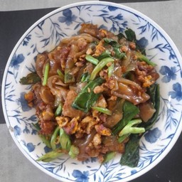 ผัดซีอิ๊วหมู,ไก่