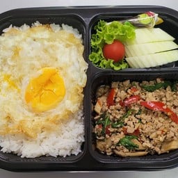 E-117 ข้าว+กะเพราไก่ หรือ หมู  + อาหาร 1อย่าง(ตามตัวเลือก)