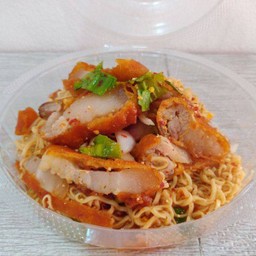 ยำมาม่าหมู หมูลวก