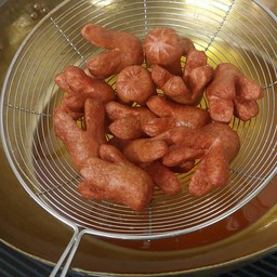 ไส้กรอก(ไก่)แดงในตำนาน 12 ลูก