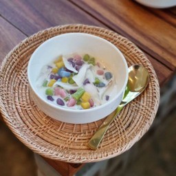 บัวลอย+มะพร้าวอ่อน