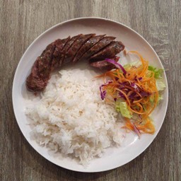 ข้าวไส้กรอกหมูโฮมเมดราดซอสBBQ