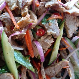 ยำหมูย่าง