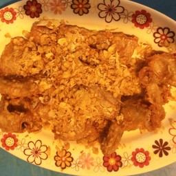 ใส้ทอดกะเทียม