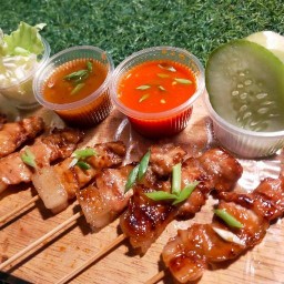 หมูปิ้งโบราณ (น้ำจิ้มแจ่ว-นำ้จิ้มซีฟู้ด) สาขา -(ประตูชัย)