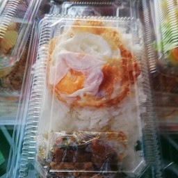 กระเพราไข่ดาว