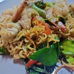 มาม่าผัดขี้เมา