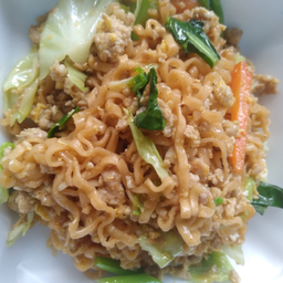 มาม่าผัดไข่