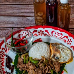 ข้าวราดผัดพริกหยวก