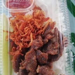 ข้าวหน้าเนื้อทอดนำ้พริก