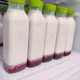สตอเบอรี่นมสดคอนเฟลก
