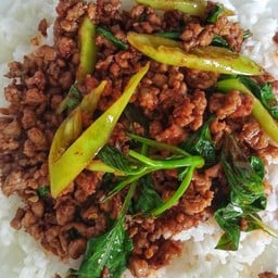 เฮียแดงหมูกรอบ