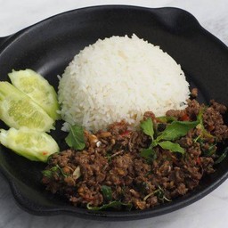 ข้าวราดกะเพราเนื้อ