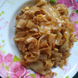 ผัดซีอิ้วเส้นใหญ่