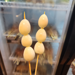 ไข่นกกระทา ที่ออกมาจากแม่นกวัยแตกสาว