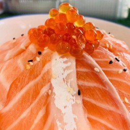 ข้าวหน้าแซลมอน lkura