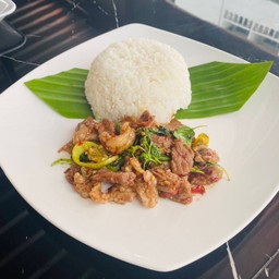 ข้าว กะเพราเนื้อ