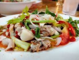 ยำใส้ตัน