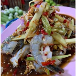 ตำมะม่วงกุ้งสด