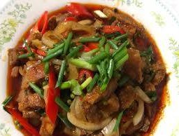 หมูกรอบผัดน้ำพริกเผา