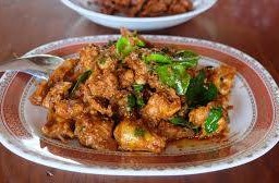 ไก่บ้านผัดเผ็ด