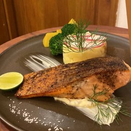 สเต็กปลาแซลมอน(Salmon steak )