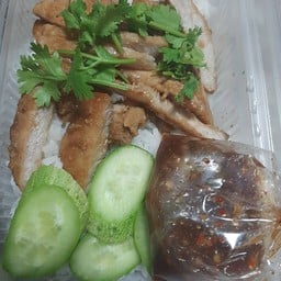 ร้านหมู หมูปิ้งย่าง&ไก่ทอด 2242ลาดพร้าว101แยก42 คลองจั่น บางกะปิ กทม 10240