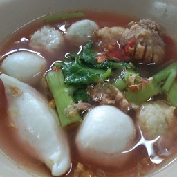 เกาเหลาเย็นตาโฟลูกชิ้นแคะ