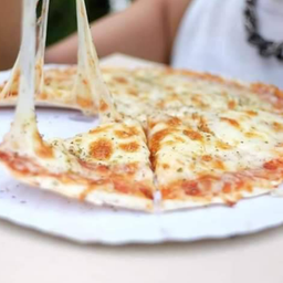 พิซซ่าหน้าชีสล้วน (Plain Cheese)