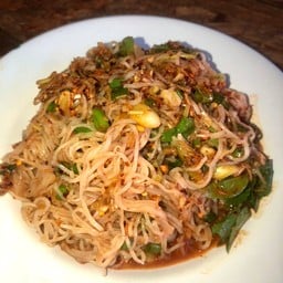 ติ๋มหมี่ยำ (เส้นเเท้กระสัง) 2