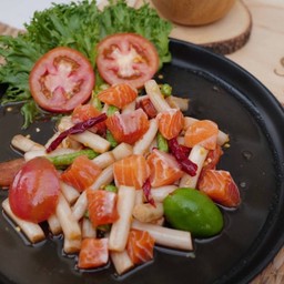 ตำไหลบัวแซลม่อน (Lotus Stem Salad Salmon).